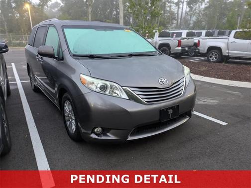 2015 Toyota Sienna XLE