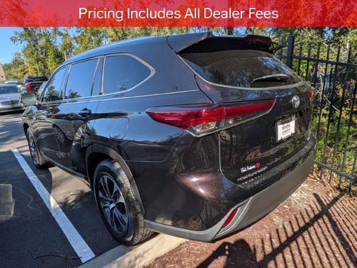 Opulent Amber 2021 Toyota Highlander XLE
