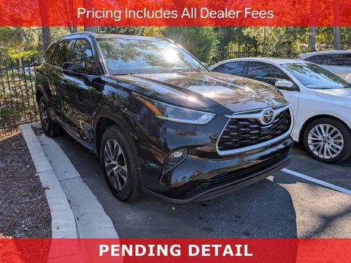 Opulent Amber 2021 Toyota Highlander XLE
