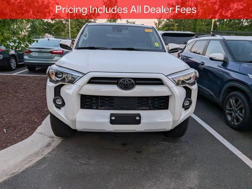 Ice 2023 Toyota 4Runner SR5