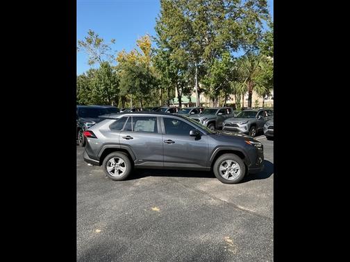 2025 Toyota RAV4 Hybrid LE