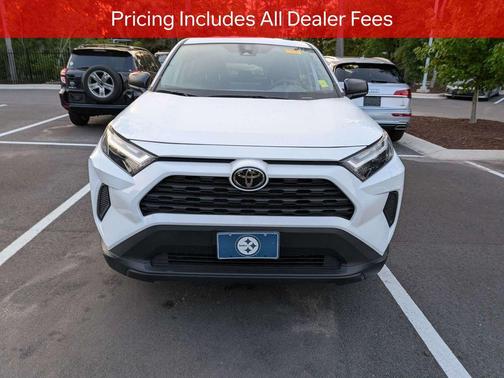 Ice Cap 2024 Toyota RAV4 LE