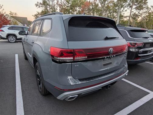 2024 Volkswagen Atlas 2.0T SE w/Technology 4MOTION