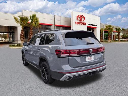 2024 Volkswagen Atlas 2.0T SE w/Technology 4MOTION