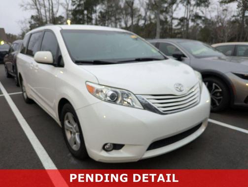 2016 Toyota Sienna LE