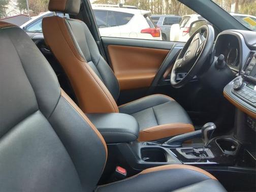 Magnetic Gray Metallic 2016 Toyota RAV4 SE