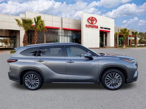 2025 Toyota Highlander Hybrid Limited
