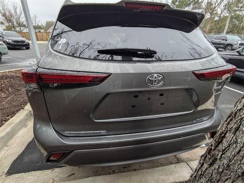 2025 Toyota Highlander Hybrid Limited