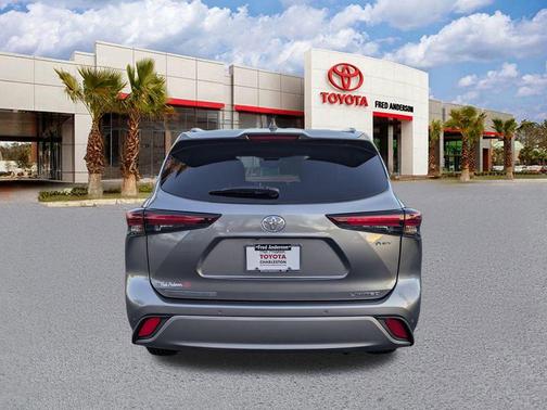 2025 Toyota Highlander Hybrid Limited