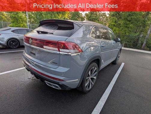 Kingfisher Blue Metallic 2024 Volkswagen Atlas Cross Sport 2.0T SEL Premium