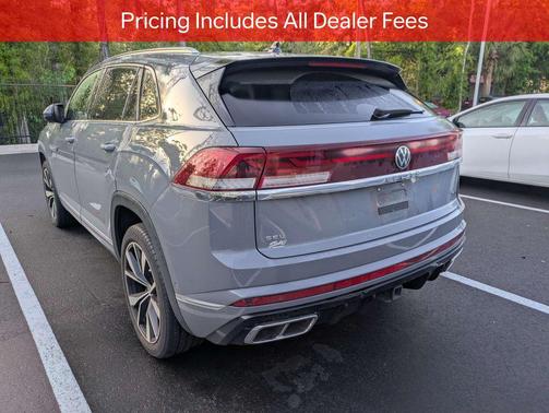Kingfisher Blue Metallic 2024 Volkswagen Atlas Cross Sport 2.0T SEL Premium
