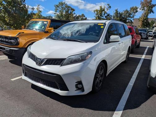 2020 Toyota Sienna SE
