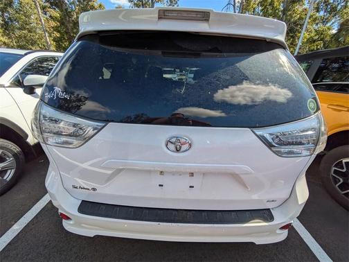 2020 Toyota Sienna SE