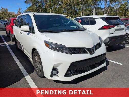 2020 Toyota Sienna SE
