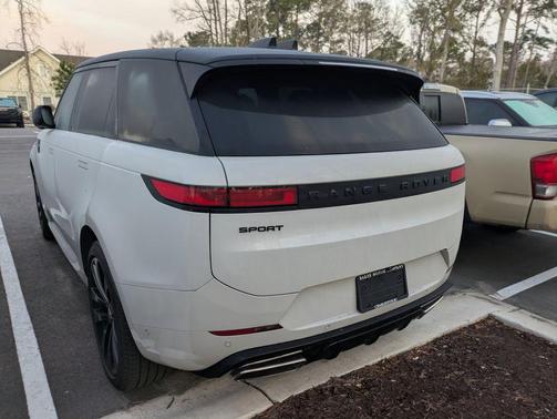 2024 Land Rover Range Rover Sport SE
