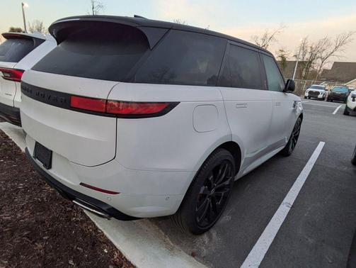 2024 Land Rover Range Rover Sport SE