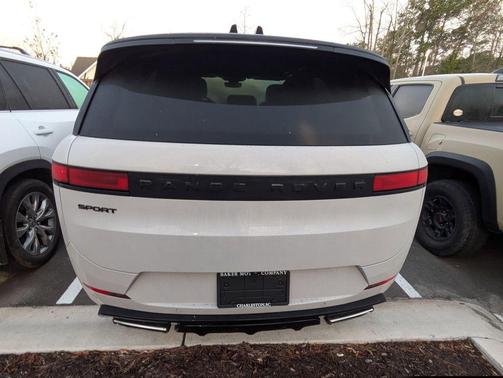 2024 Land Rover Range Rover Sport SE