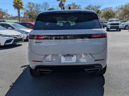 2024 Land Rover Range Rover Sport SE