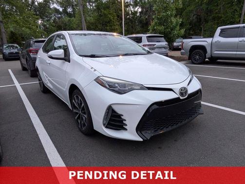 Super White 2017 Toyota Corolla SE