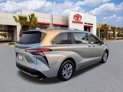 2025 Toyota Sienna Limited
