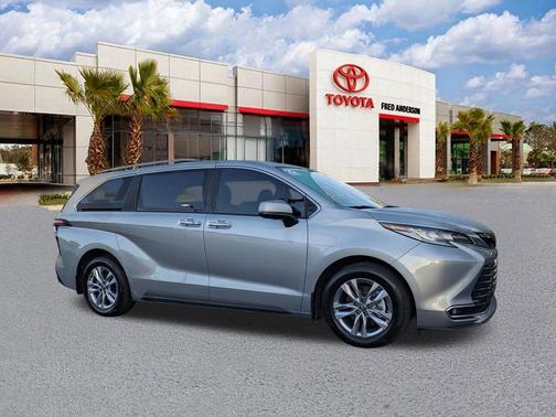 2025 Toyota Sienna Limited