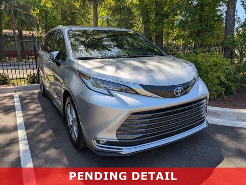 Celestial Silver Metallic 2025 Toyota Sienna Limited