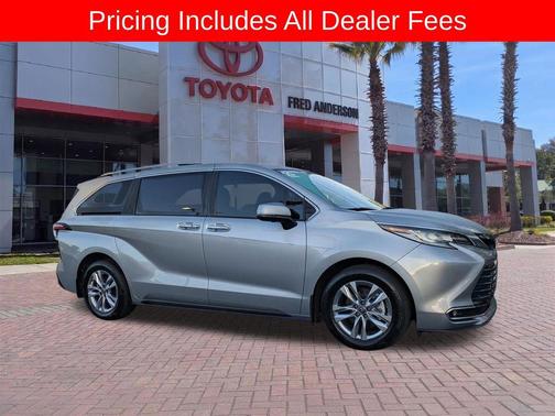 Celestial Silver Metallic 2025 Toyota Sienna Limited