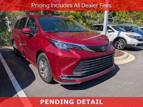 Ruby Flare Pearl 2022 Toyota Sienna XLE