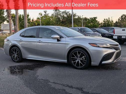 Celestial Silver Metallic 2024 Toyota Camry Hybrid SE