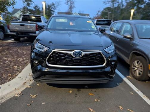 2023 Toyota Highlander Hybrid XLE