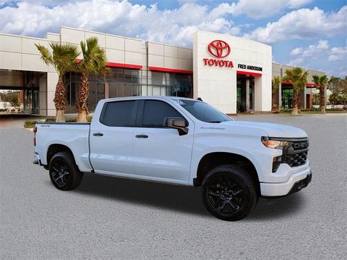 2023 Chevrolet Silverado 1500 Custom