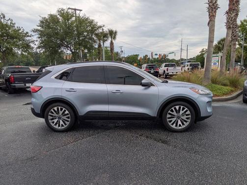 ICED BLUE SILVER METALLIC 2022 Ford Escape Titanium