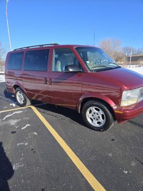 2005 GMC Safari Base
