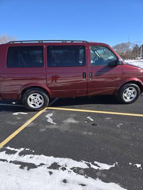 2005 GMC Safari Base