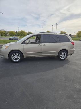 2005 Toyota Sienna XLE