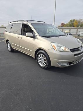 2005 Toyota Sienna XLE