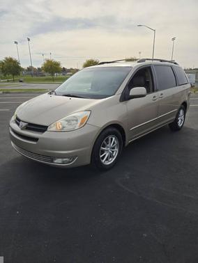 2005 Toyota Sienna XLE