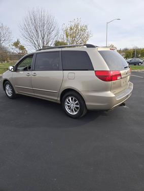 2005 Toyota Sienna XLE