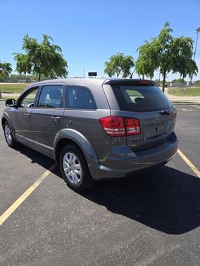 Gray 2013 Dodge Journey SE