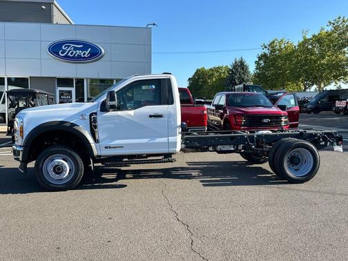 Oxford White 2024 Ford F-450 DRW