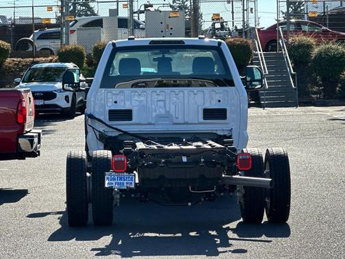 Oxford White 2024 Ford F-450 DRW