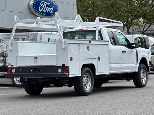 Oxford White 2026 Ford F-350 XL