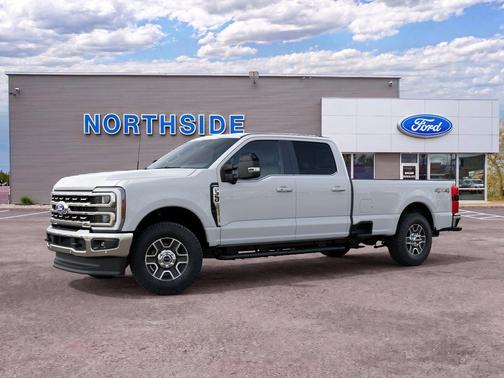 Oxford White 2027 Ford F-350 Lariat