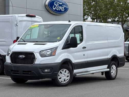 Oxford White 2025 Ford Transit-250 Base
