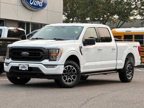 Oxford White 2022 Ford F-150 XLT