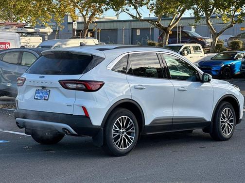 2024 Ford Escape PHEV SE