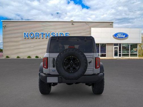 Avalanche Gray 2026 Ford Bronco Outer Banks