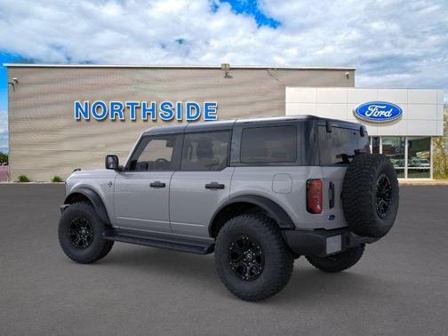 Avalanche Gray 2026 Ford Bronco Outer Banks