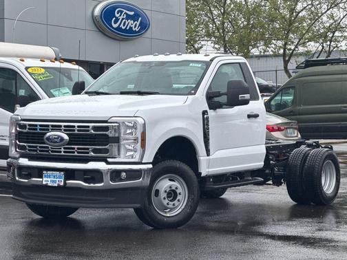 Oxford White 2026 Ford F-350 XL