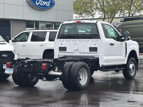 Oxford White 2026 Ford F-350 XL